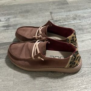 Dusty pink cheetah print Hey Dudes